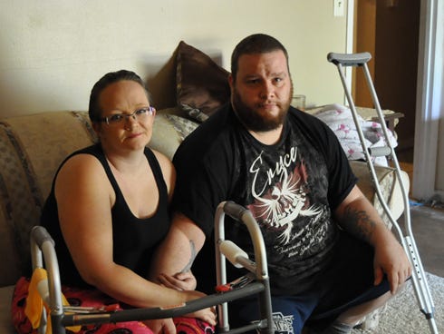 Sarena Robbins and Ricky Bowdren received multiple injuries following a recent car accident in Texas, and the bills have exceeded their budget, they said.