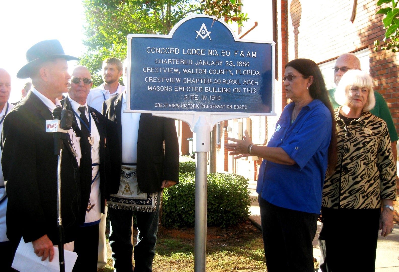 Concord Lodge No. 50 F&AM Worshipful Master Chester Willis chats with Crestview Historic Preservation Board President Ann Spann upon the unveiling of the board’s third historic marker, which honors the lodge’s 130-year service to the community.

(BRIAN HUGHES | News Bulletin)