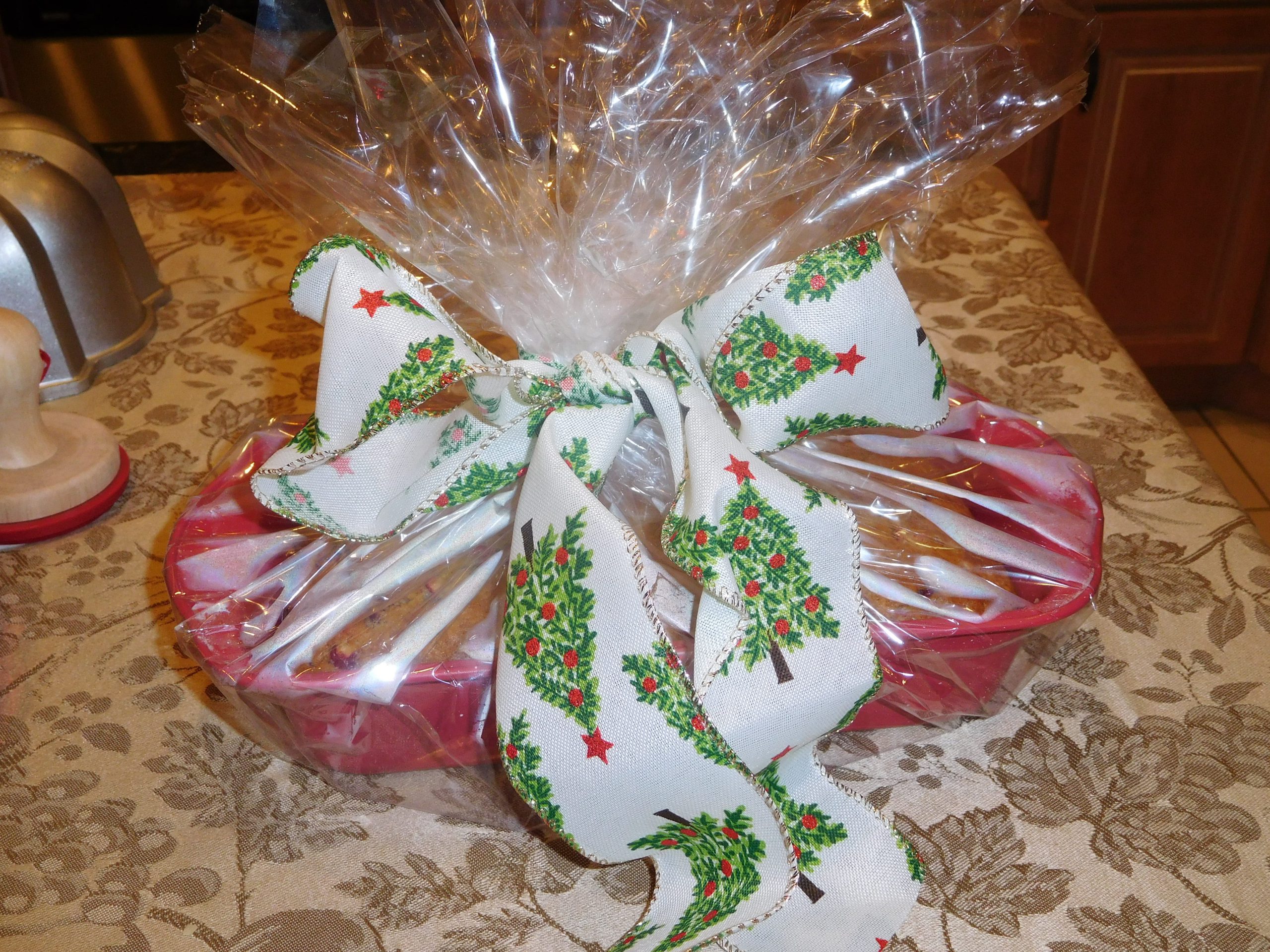 Cranberry bread is a thoughtful gift you can make in your kitchen. Include the pan as an extra gift that the recipient can use throughout the year. (Special to the News Bulletin)