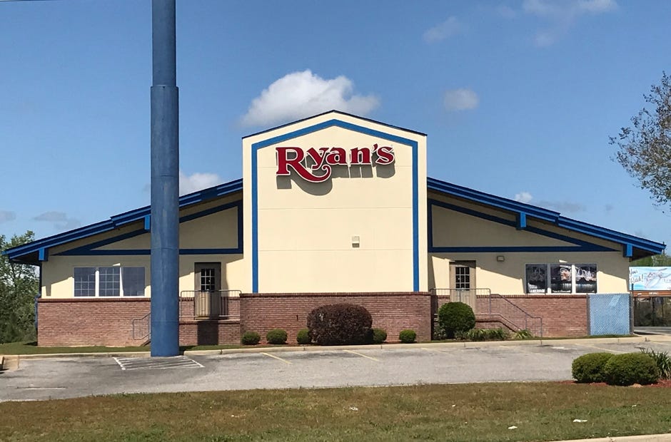 Ryan's Steakhouse at 3000 S. Ferdon Blvd. was closed for business March 27. [MARK JUDSON/NEWS BULLETIN]