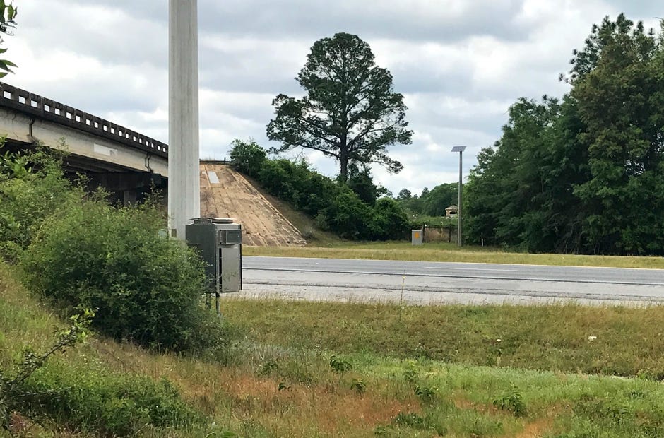 A proposal to alleviate traffic would see an interchange added to this crossroad of Interstate 10 and Antioch Road. [MARK JUDSON/NEWS BULLETIN]