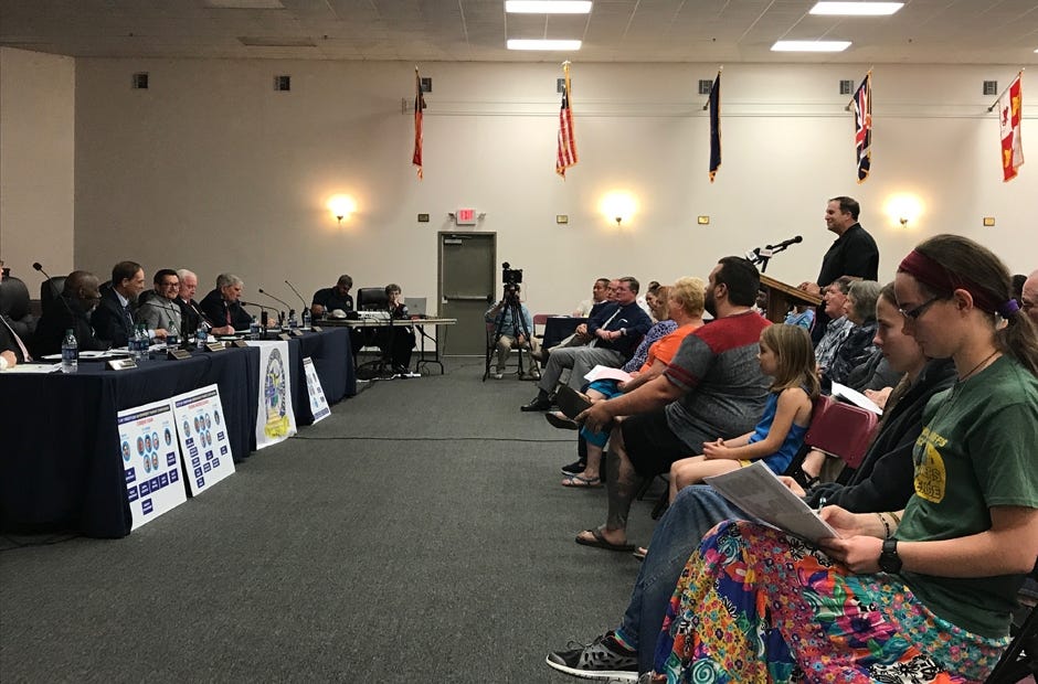 Local business owner and former City Councilman Tom Gordon spoke in support of a city manager to make operations more efficient. [MARK JUDSON/NEWS BULLETIN]