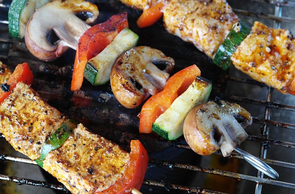 Community Bank in Crestview will have a free tailgate party in appreciation of its customers. [Pixabay.com]