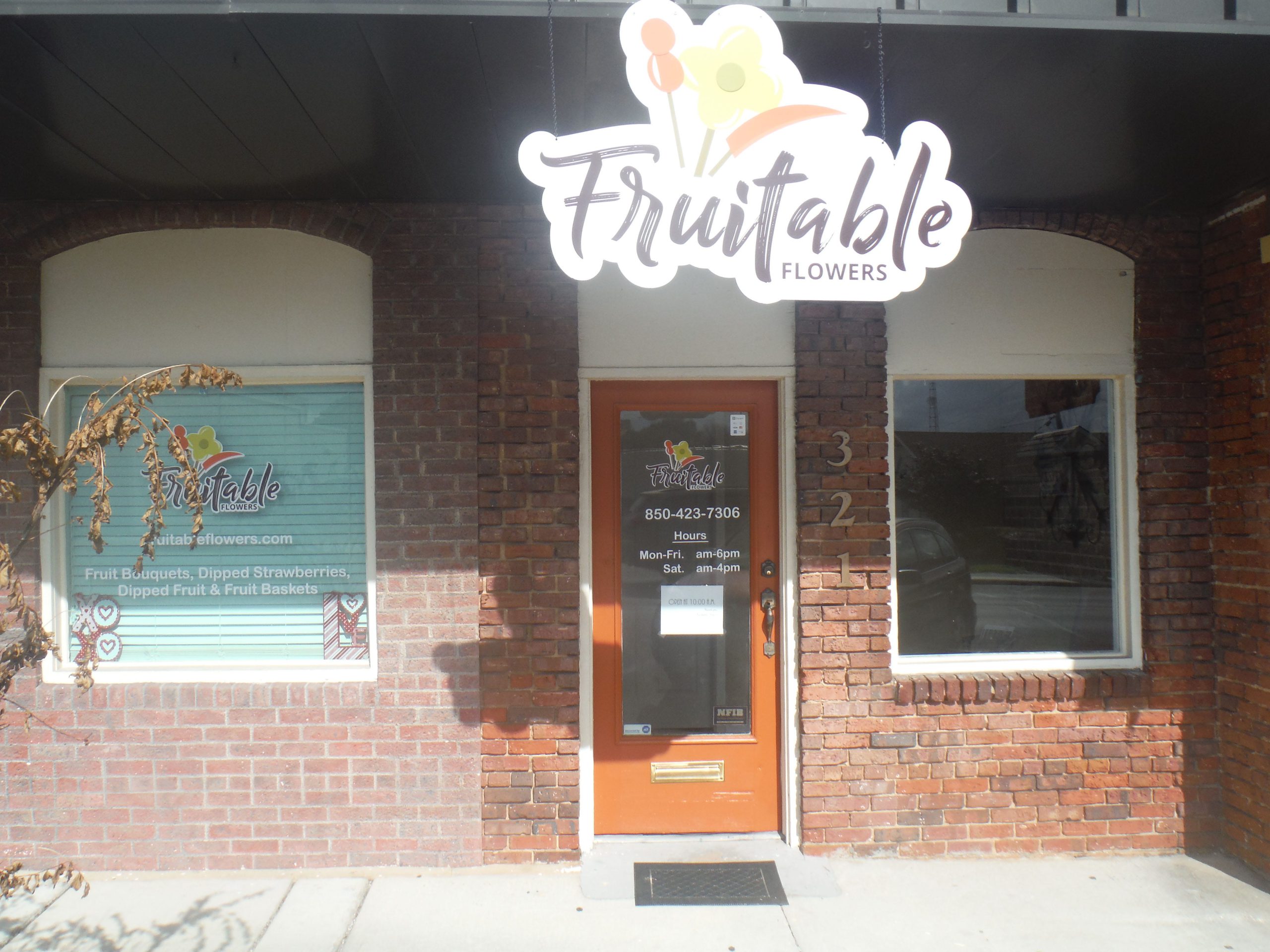 Fruitable Flowers sells edible fruit bouquets, dipped fruit and fruit baskets. [AARON JACOBS | NEWS BULLETIN]