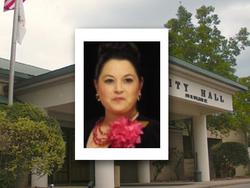 Robyn Helt, Crestview City Council president