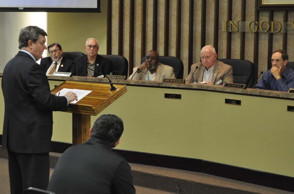 Attorney Scott Shirley addresses the city council. Shirley advised that the council present a single ballot question covering all changes to the city charter. [AARON JACOBS|NEWS BULLETIN]