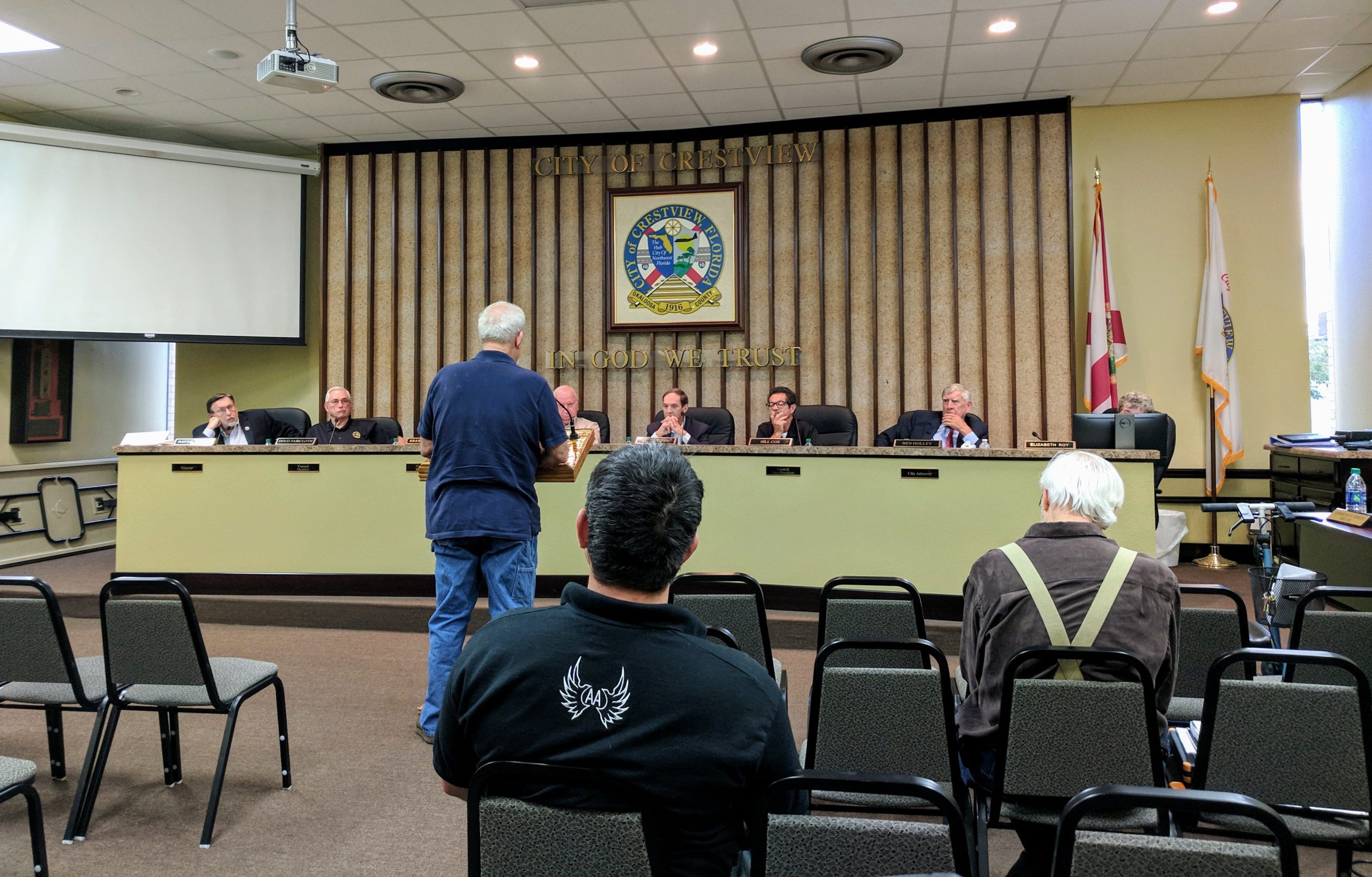 Crestview resident Landrum Edwards speaks to the city council members during the Aug. 27 workshop meeting. [KAYLIN PARKER/NEWS BULLETIN]