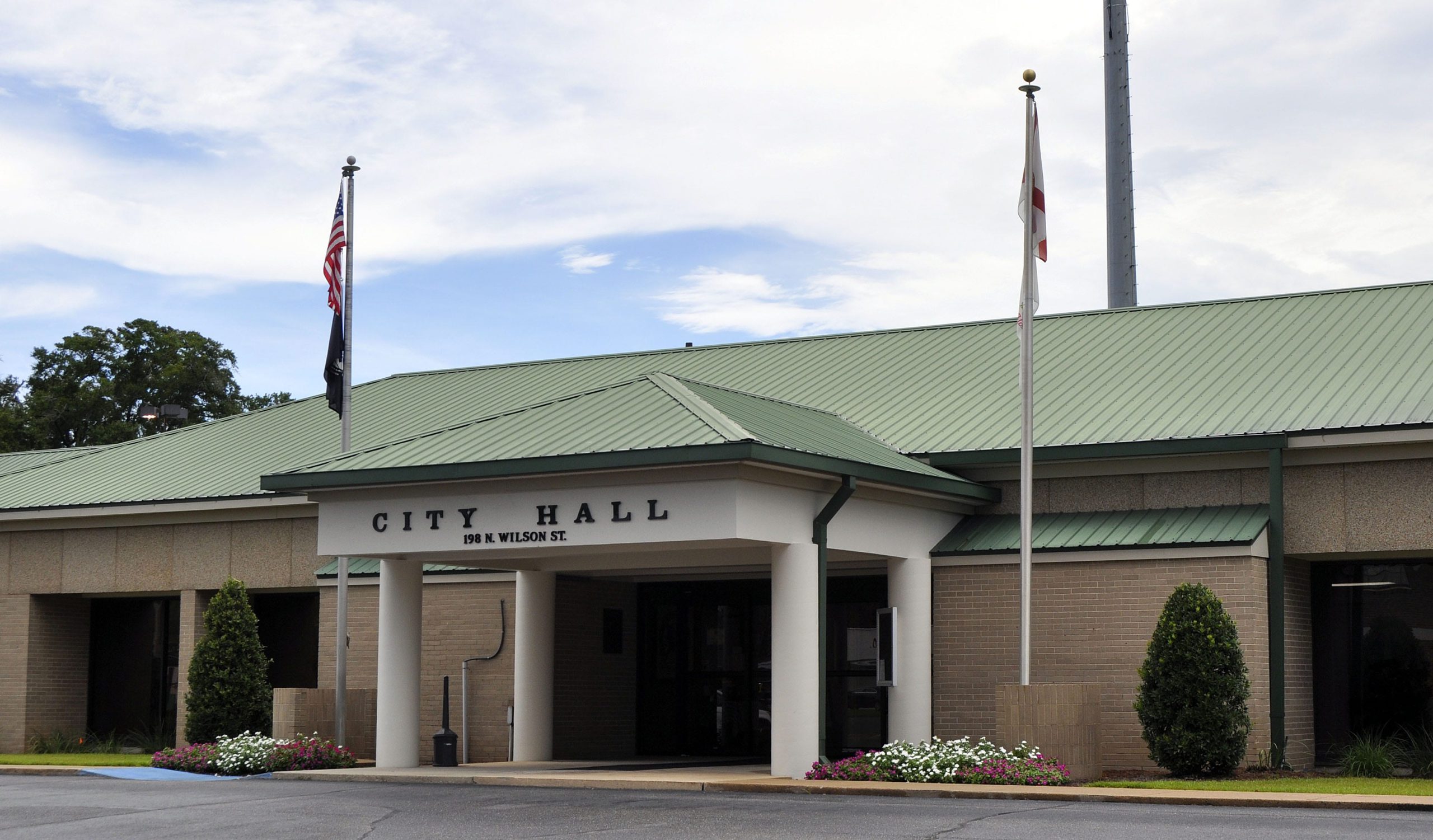 Crestview City Hall

[KAYLIN PARKER/NEWS BULLETIN]