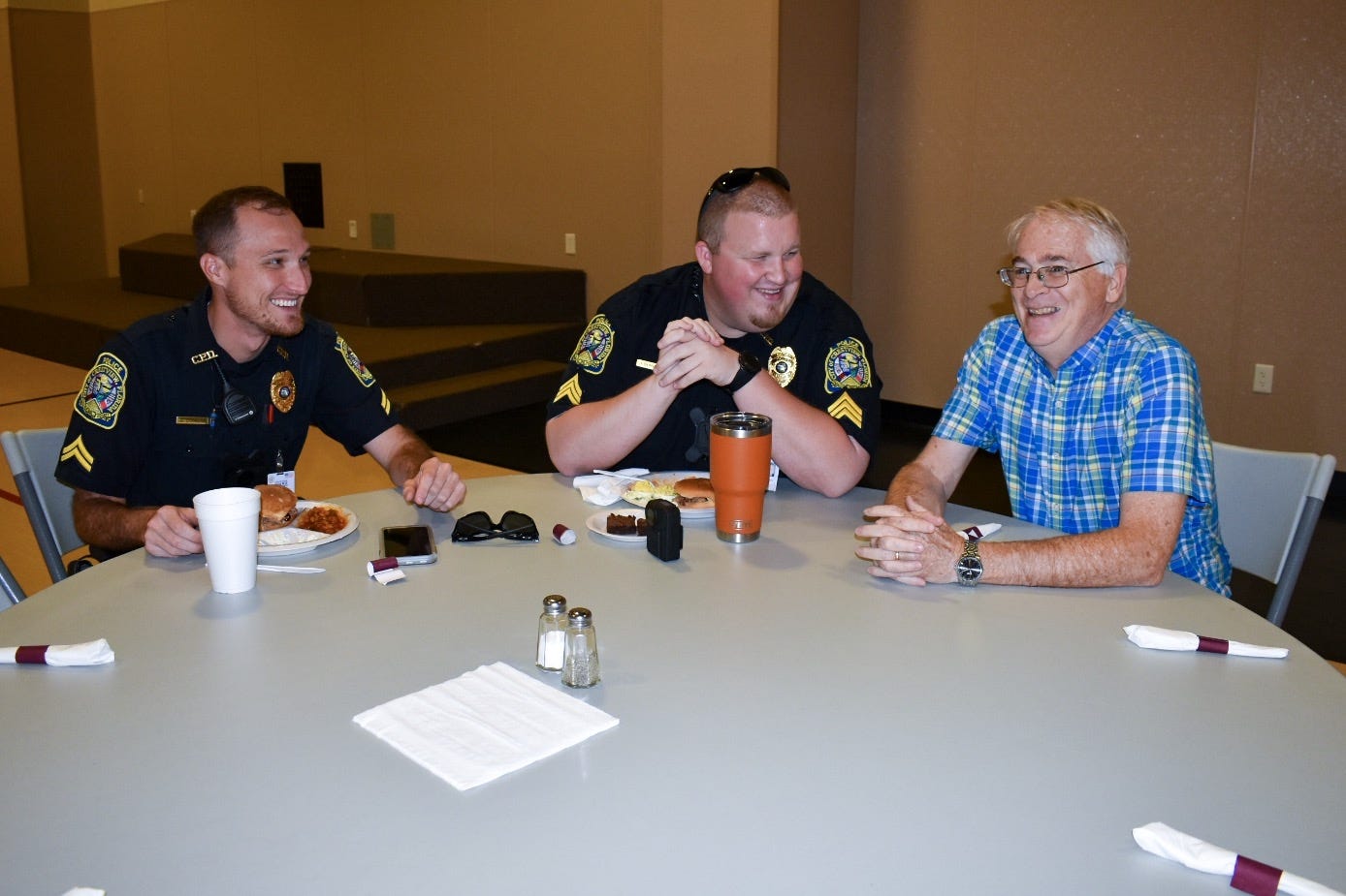 Woodlawn gives back with first responders lunch | Crestview News Bulletin
