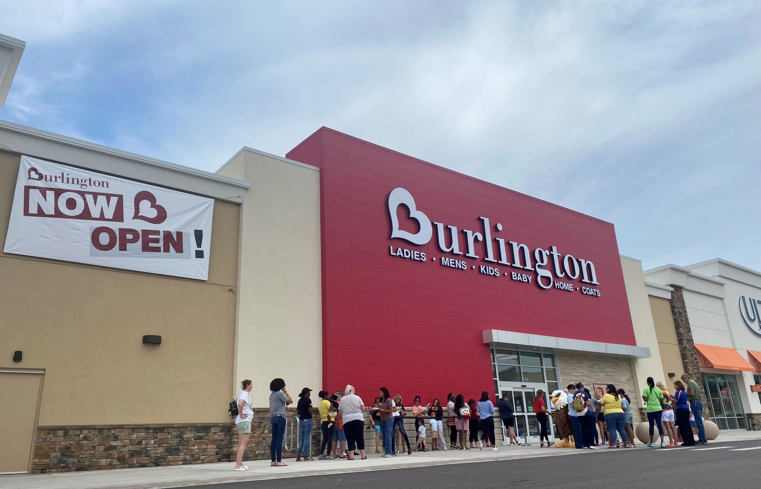 New Burlington coat factory has grand opening for new location – The Famuan