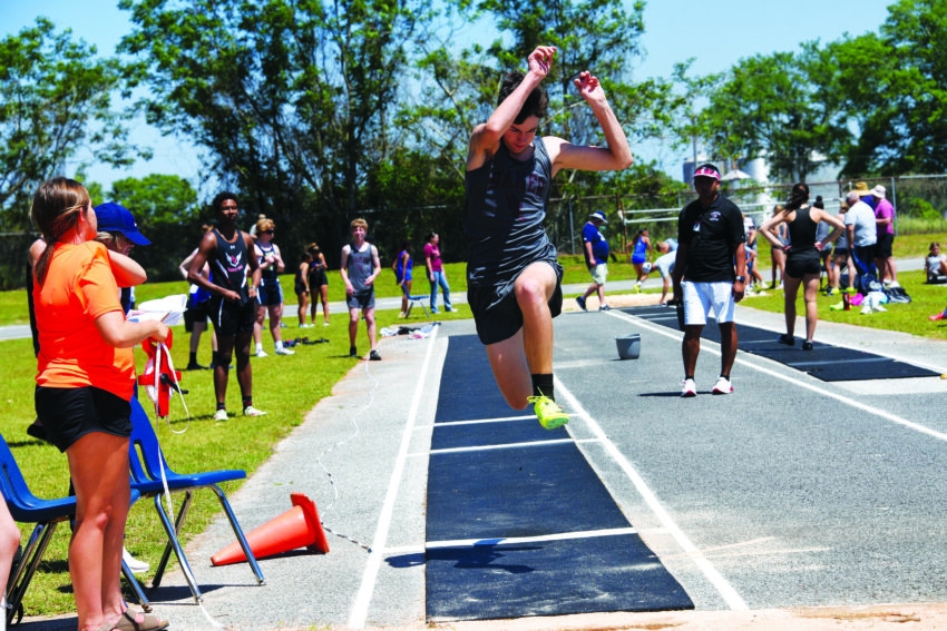 Baker girls win district title; boys finish as runnerups Crestview News Bulletin